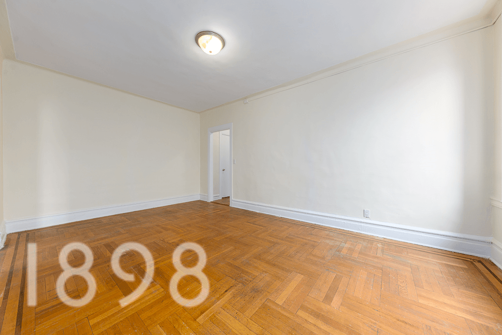 1J119 1898 Leasing